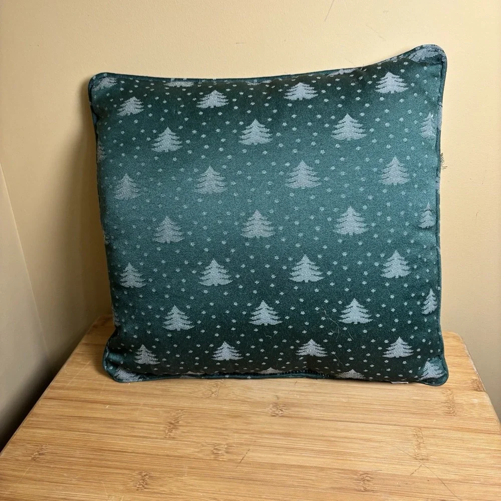 Gurvic Carter Brown Winter Tapestry Throw Pillow Horse Sleigh Snow‎ Scene 16